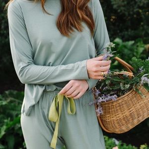 LAKE Bamboo Long Sleeve & Pants Pajama Set - Medium / in great condition